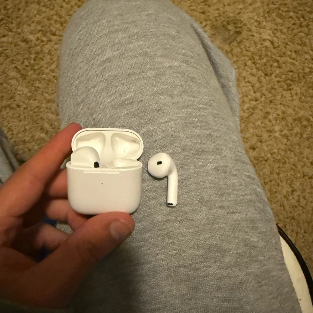 Wireless Earbuds Charging Case - White